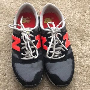 New Balance 420 Sneakers